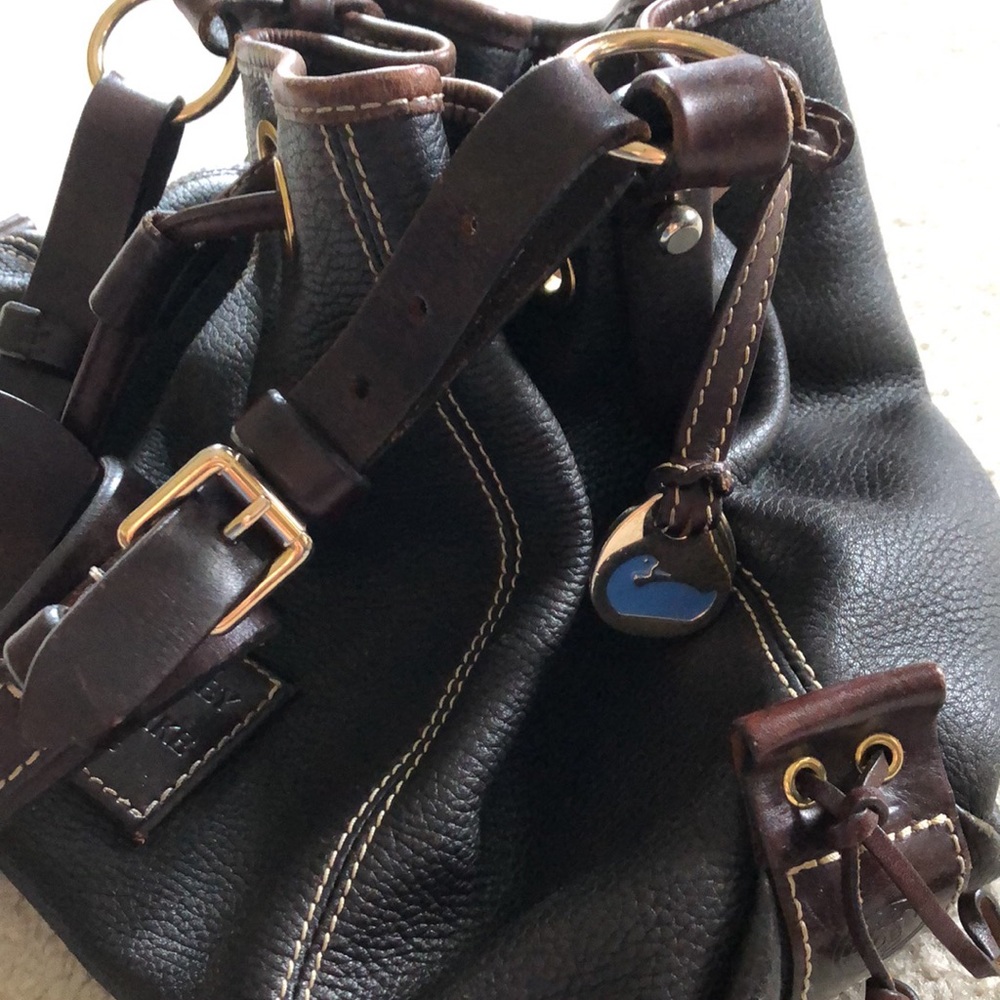 Dooney & Bourke bucket bag - Picture 3 of 11